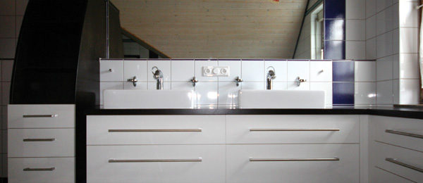 Vergrößern Einbaubadmöbel